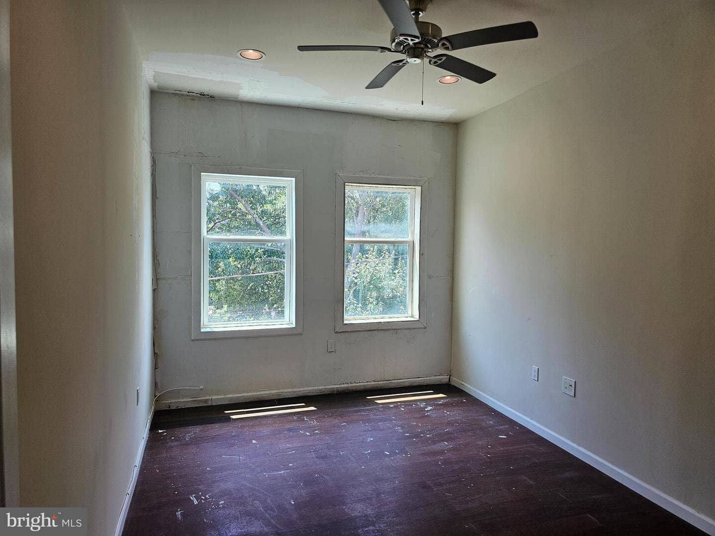 1427 E Eager Street photo 11