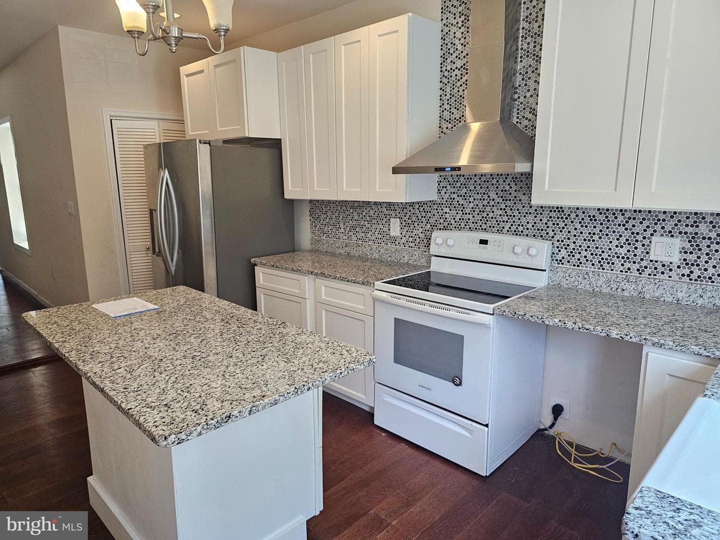 1427 E Eager Street photo 9