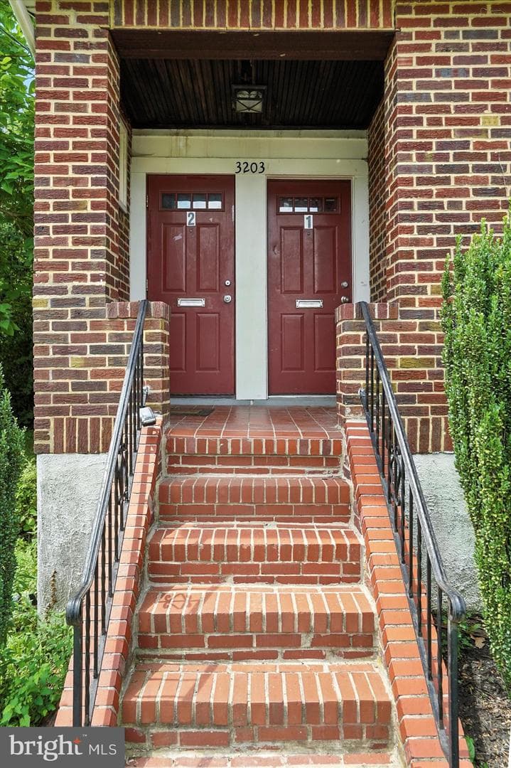 3203 Mary Avenue photo 2