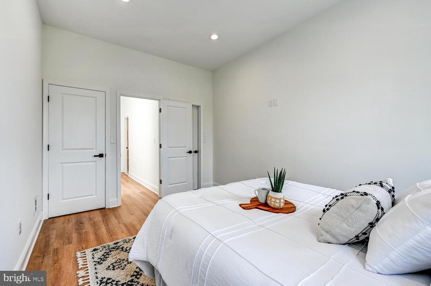 3033 Hudson Street photo 22