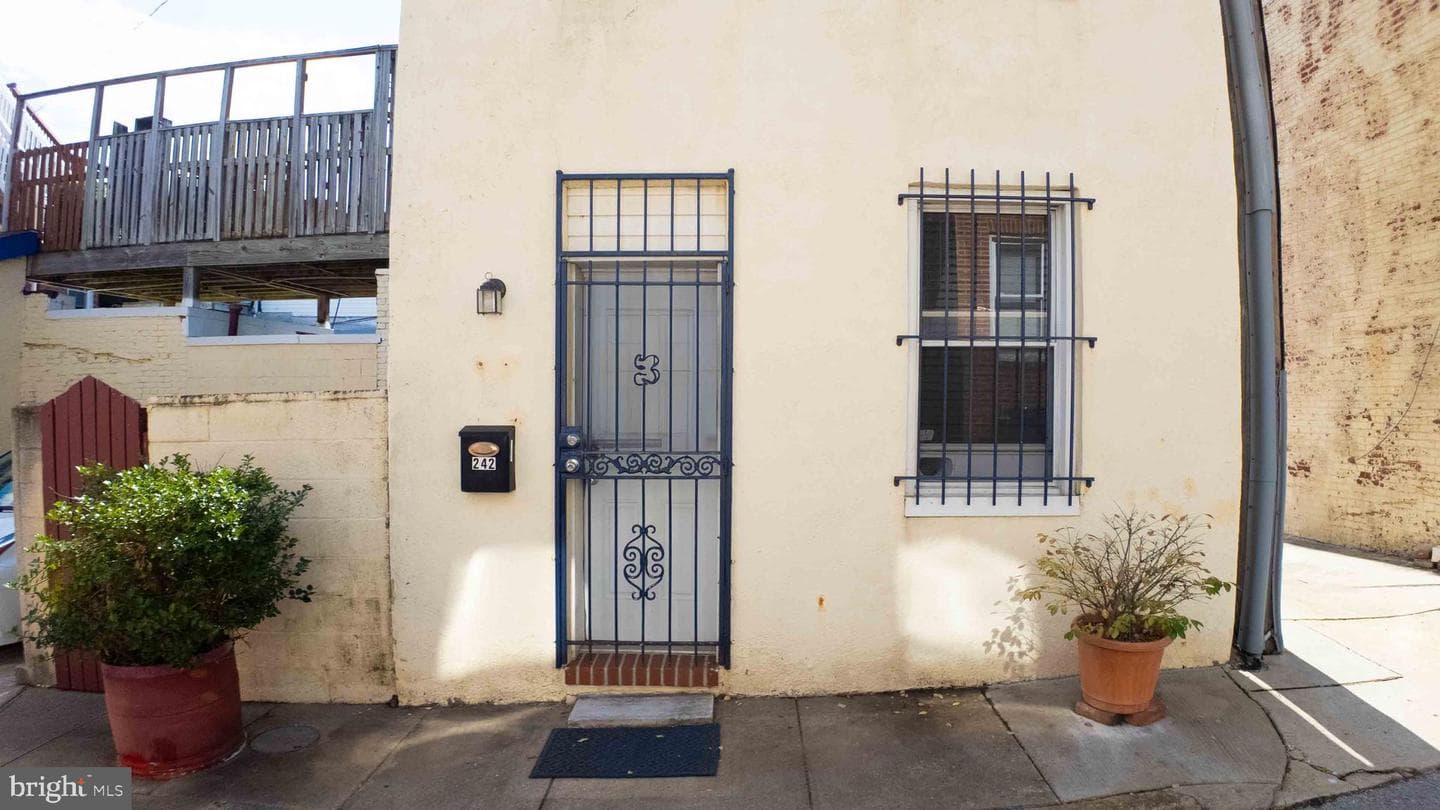 2222 Gough Street photo 30