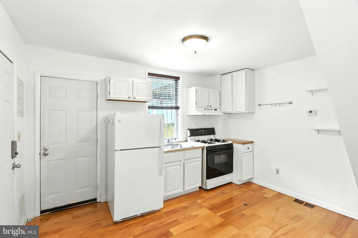 2222 Gough Street photo 32