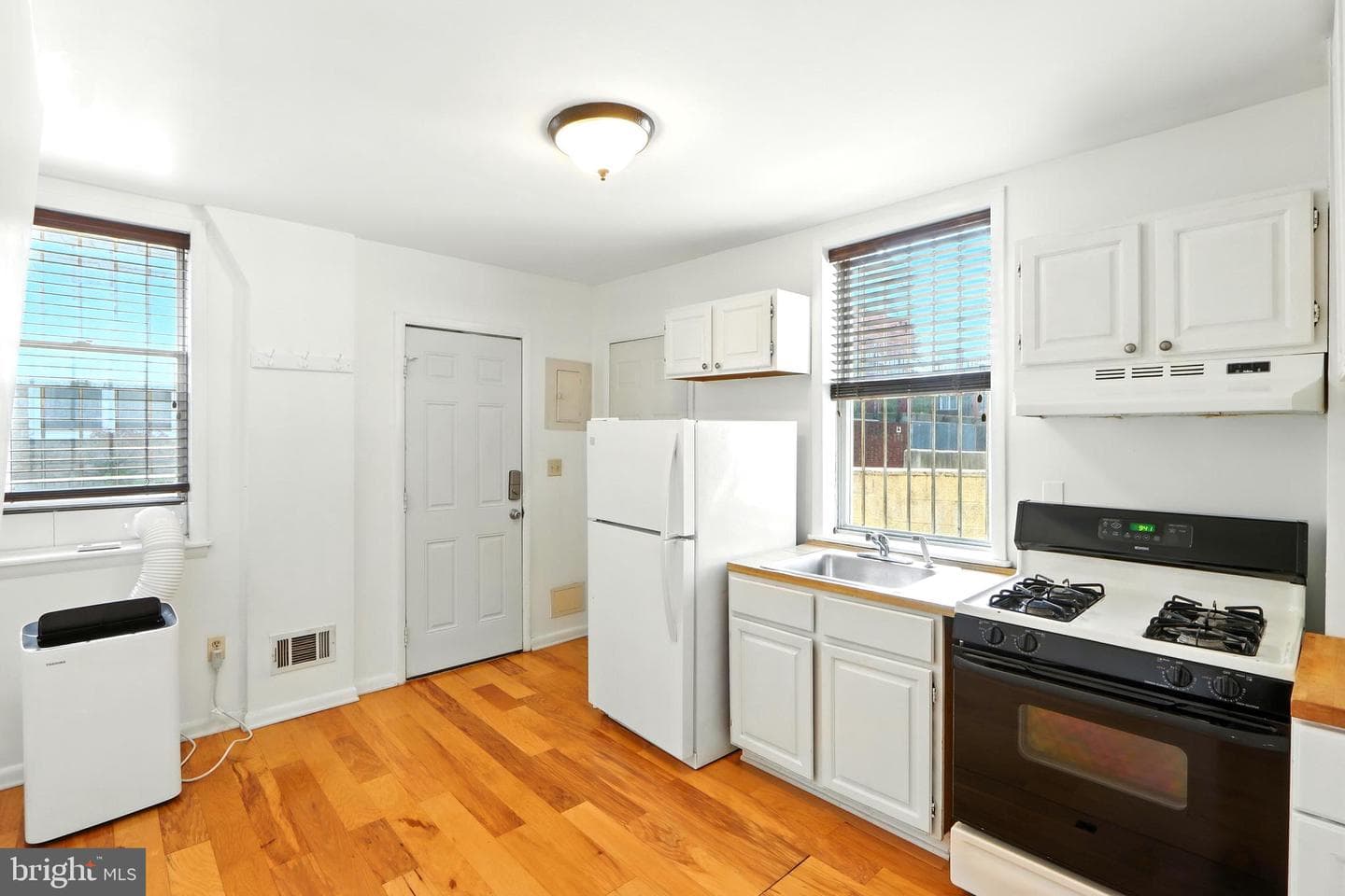2222 Gough Street photo 33