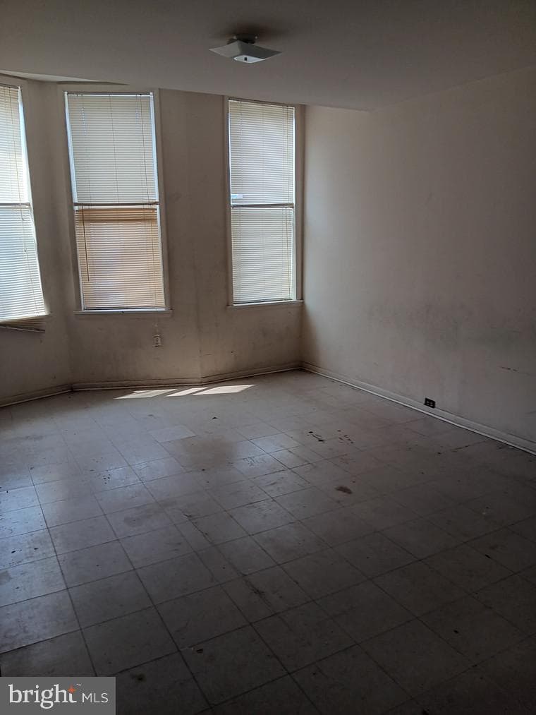 1840 W Fayette Street photo 12