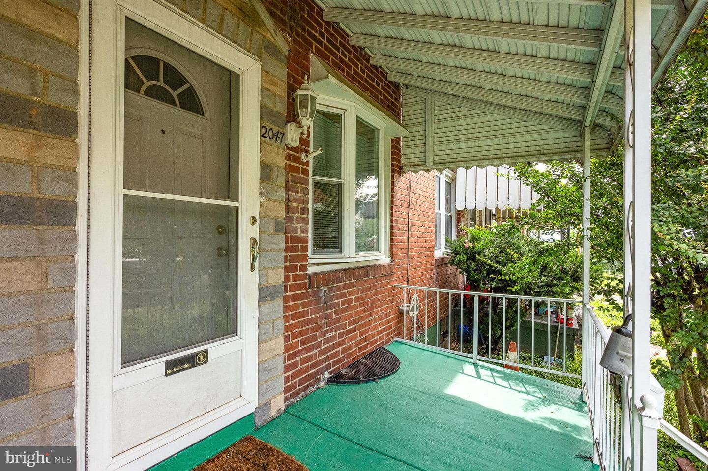 2047 Grinnalds Avenue photo 2