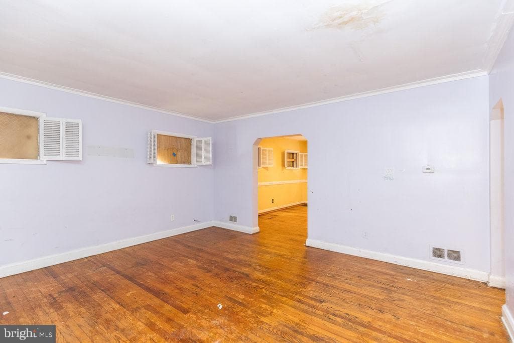 3901 Mortimer Avenue photo 4