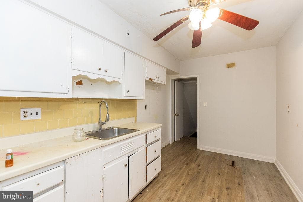 3901 Mortimer Avenue photo 7