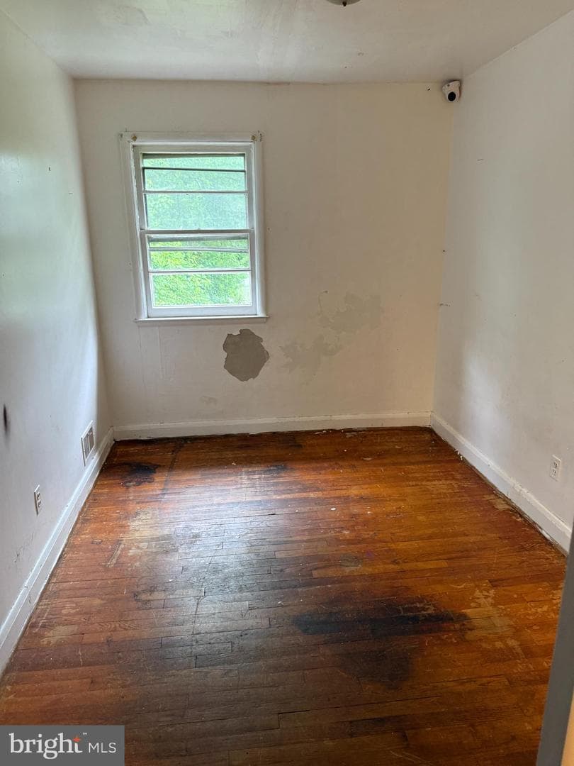 3901 Mortimer Avenue photo 9