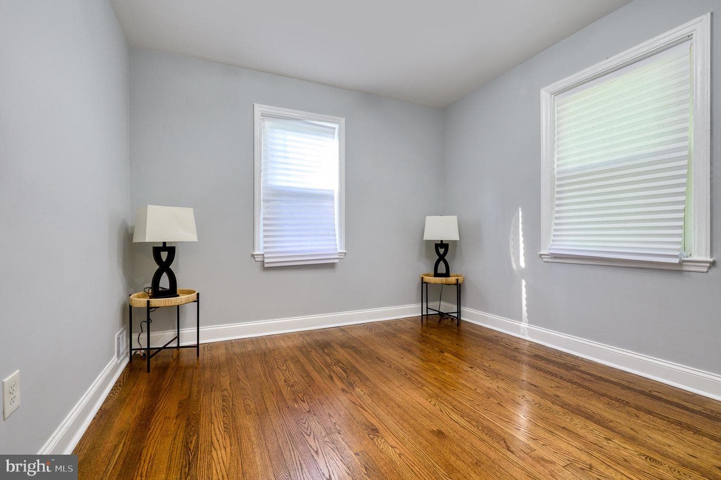 2601 Royal Oak Avenue photo 35