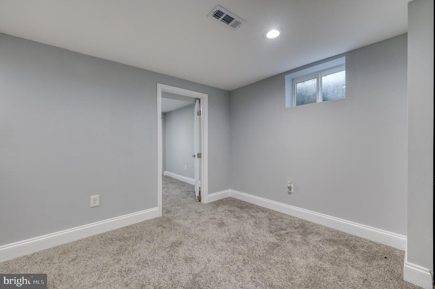 2601 Royal Oak Avenue photo 43
