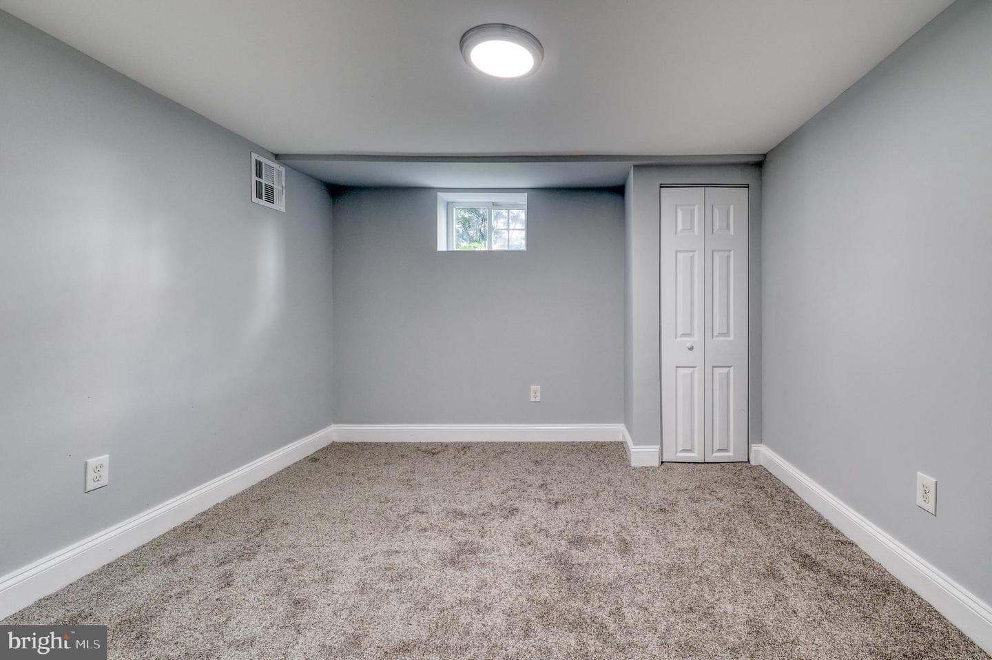 2601 Royal Oak Avenue photo 44
