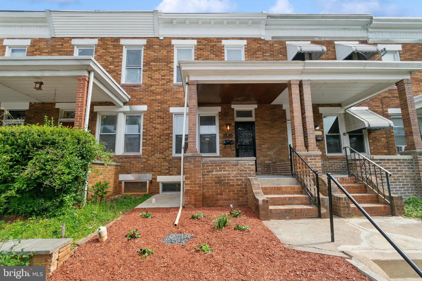 2820 Mayfield Avenue photo 1