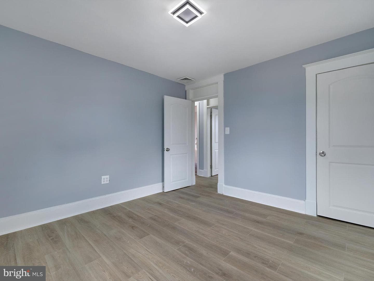 3643 Coolidge Avenue photo 25