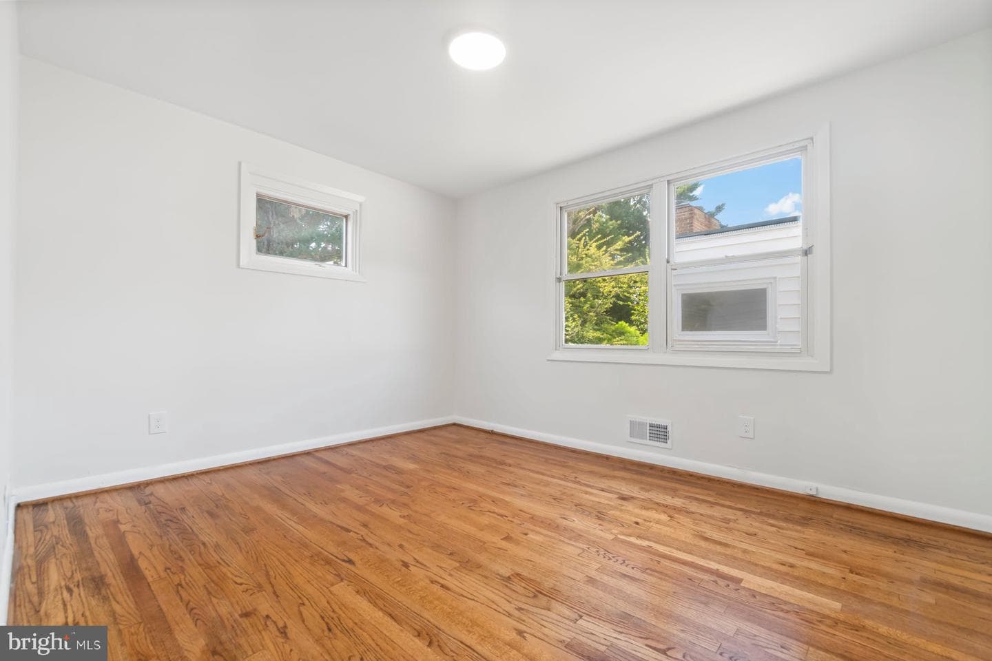 5300 Wabash Avenue photo 31