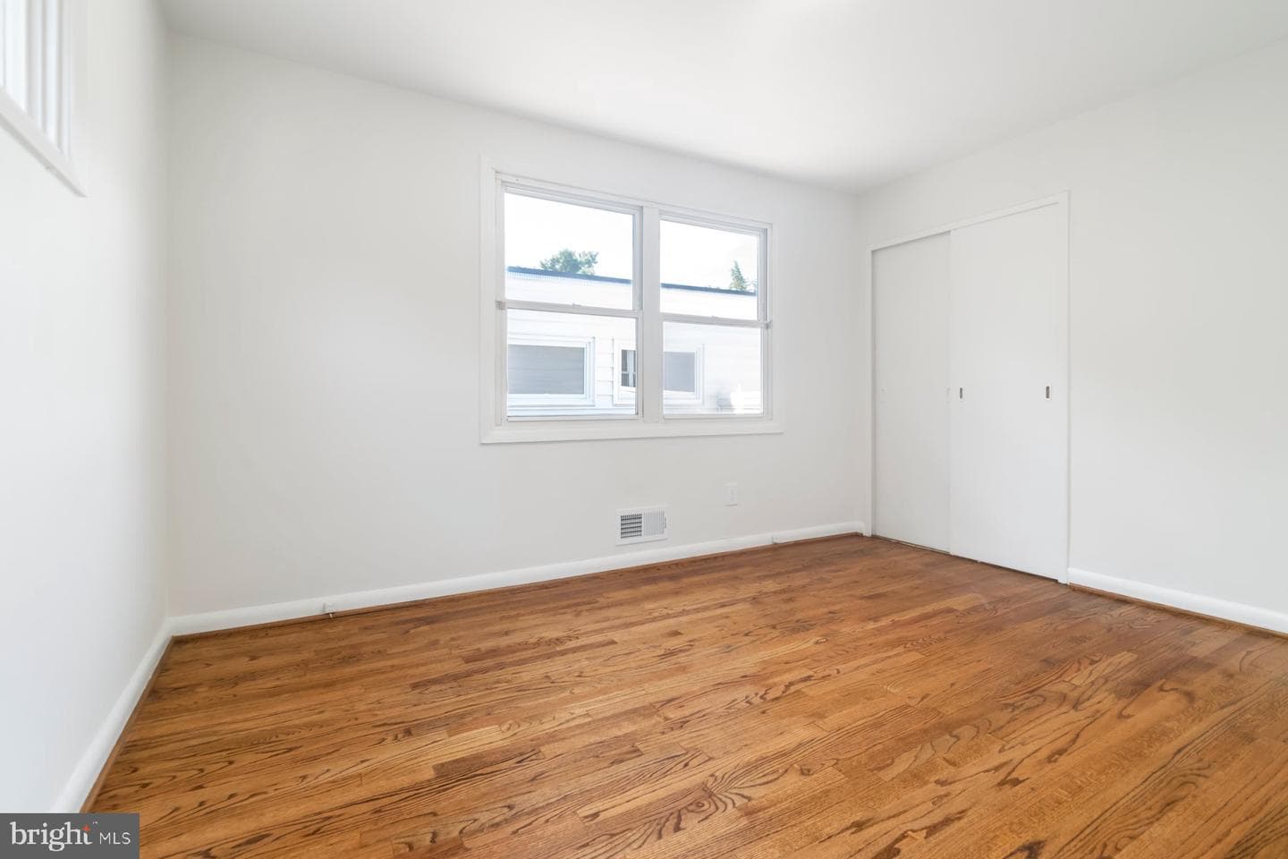 5300 Wabash Avenue photo 33