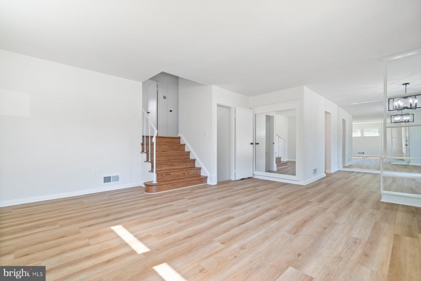 5300 Wabash Avenue photo 4