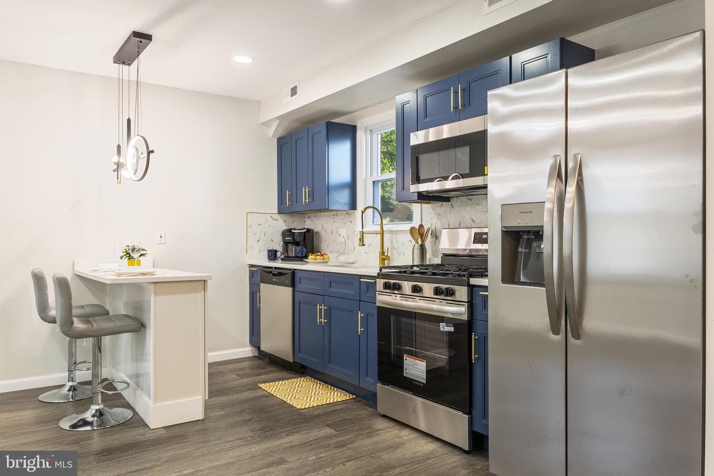 4042 6th Street photo 10