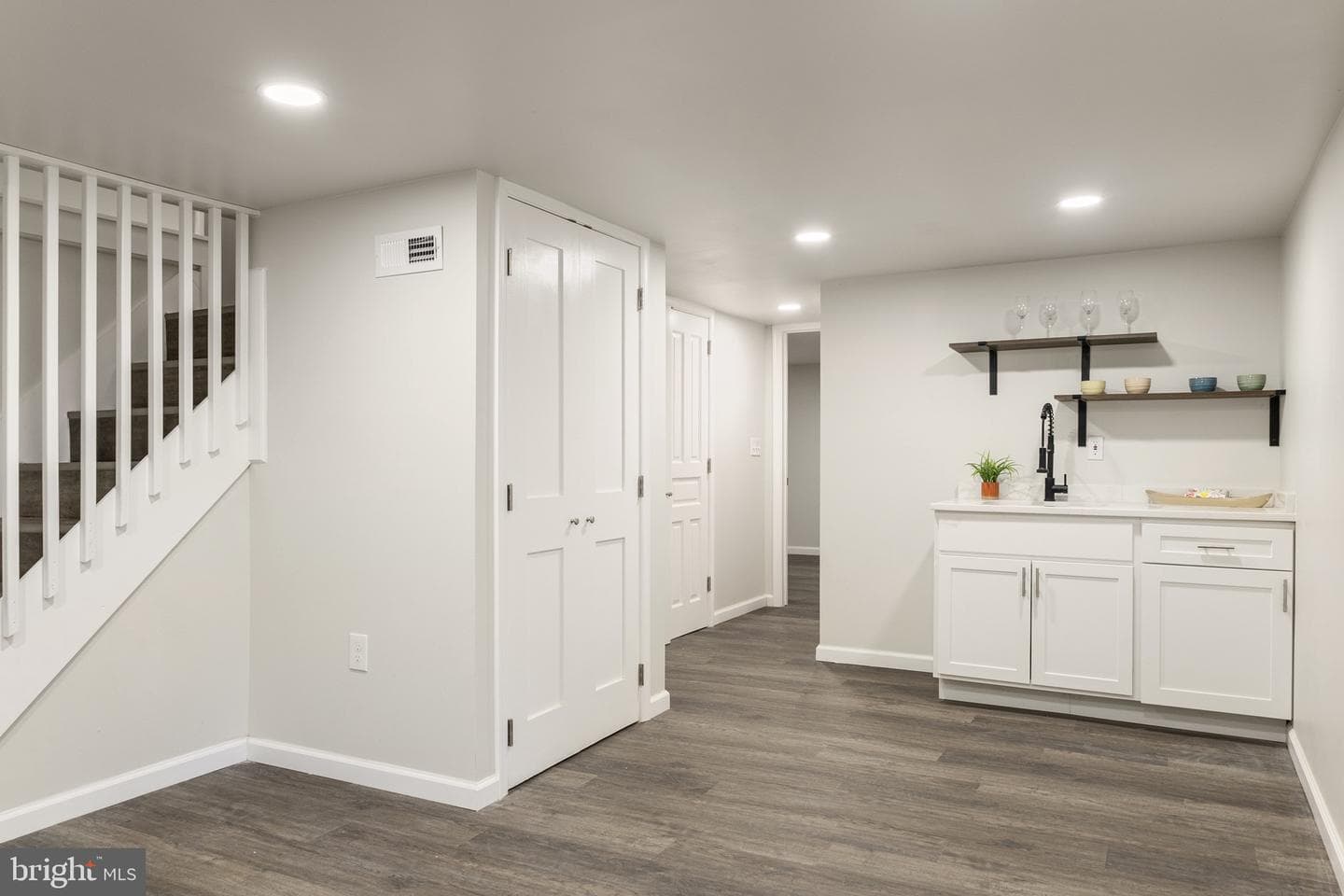 4042 6th Street photo 18