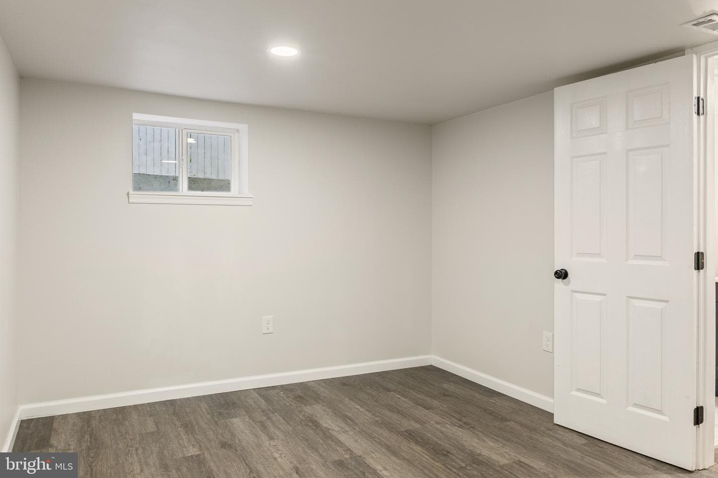 4042 6th Street photo 22