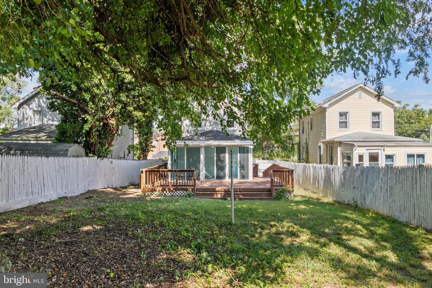 4042 6th Street photo 27