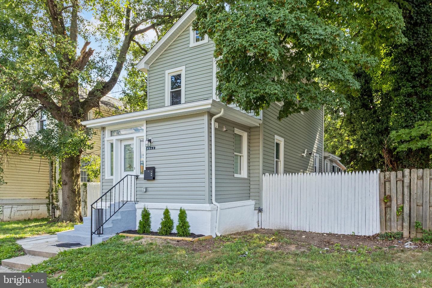 4042 6th Street photo 4