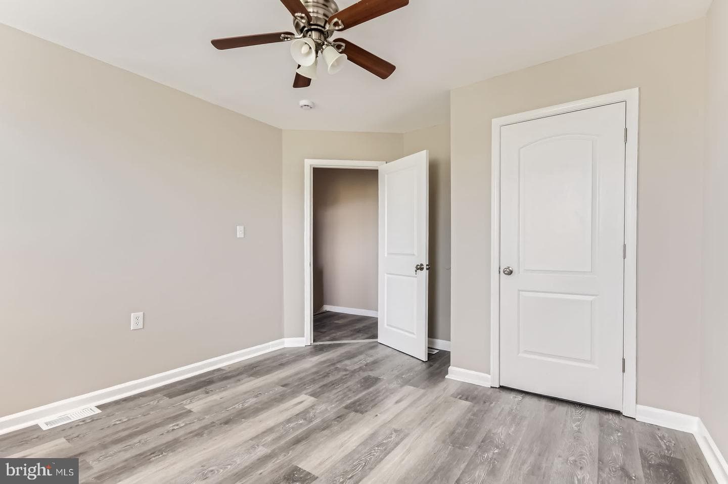 2801 Lake Avenue photo 14