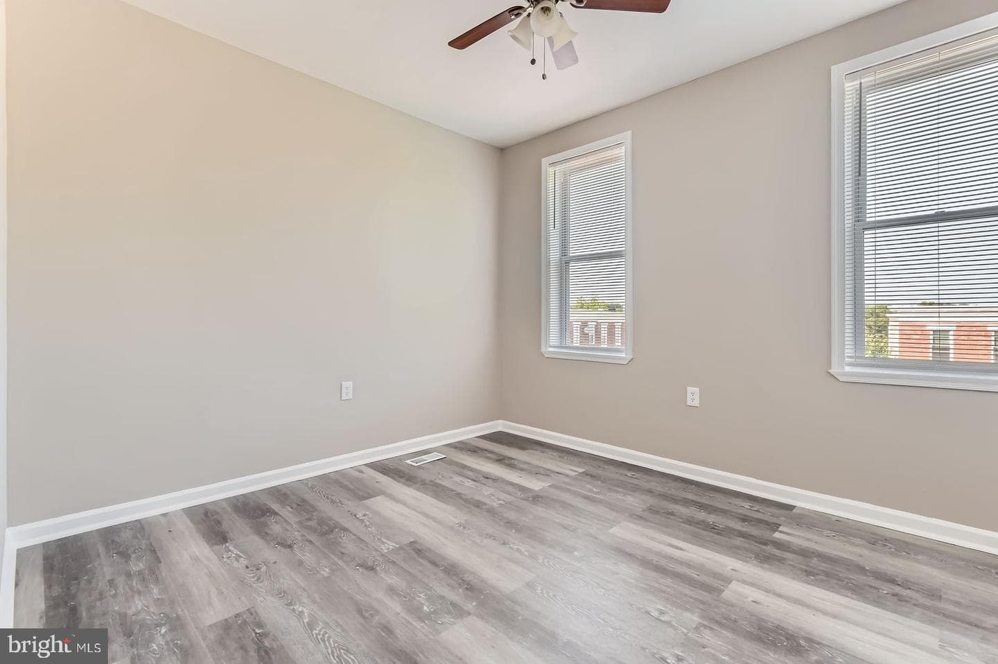 2801 Lake Avenue photo 19