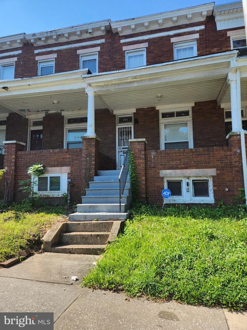 2223 W Lexington Street W