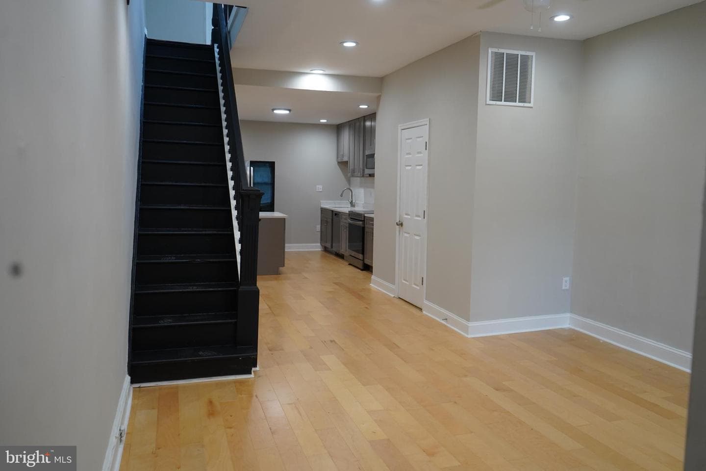 2223 W Lexington Street W photo 2