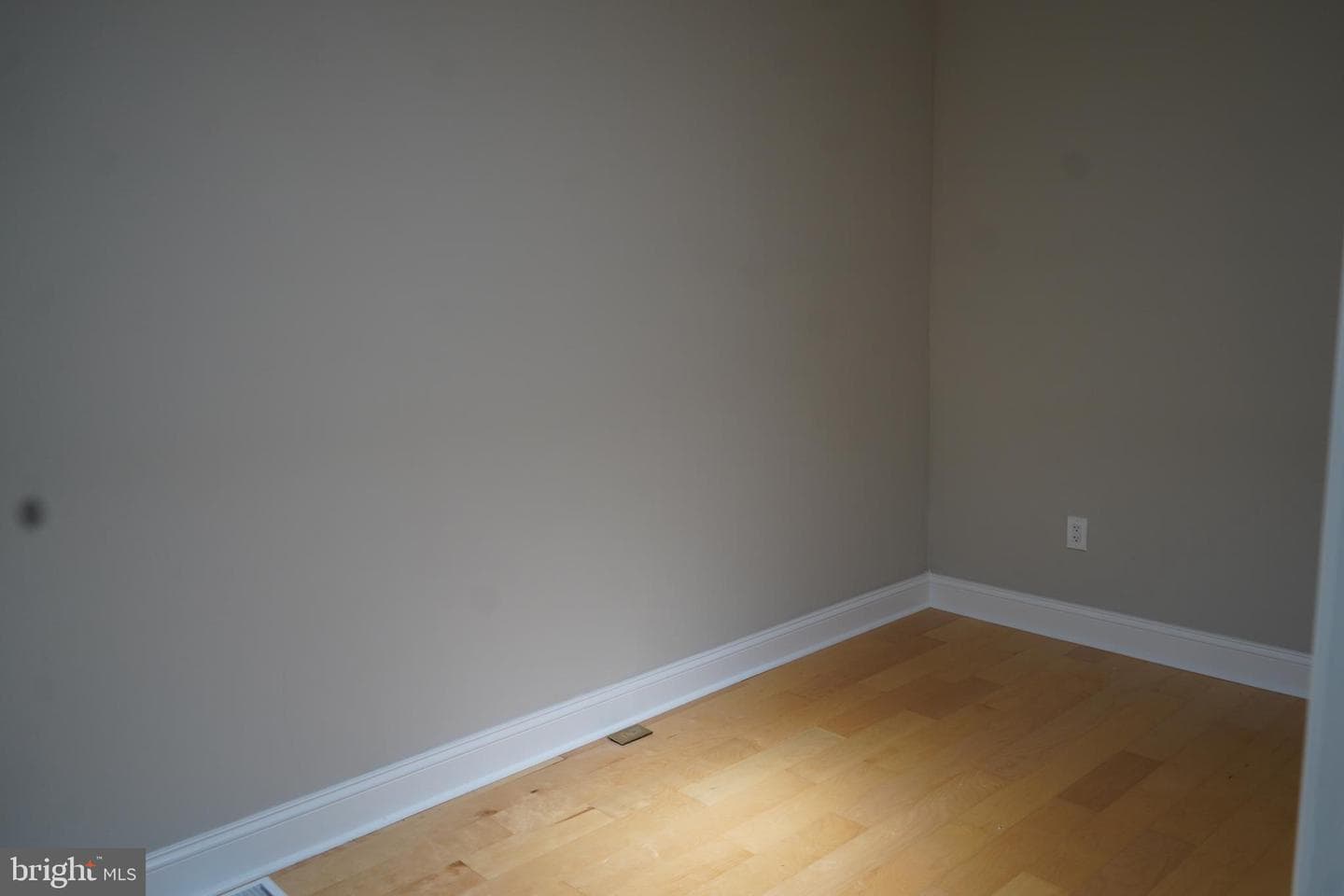 2223 W Lexington Street W photo 20