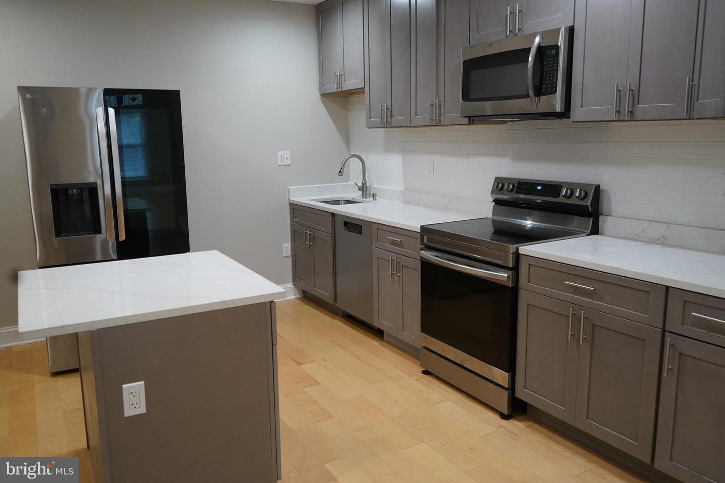 2223 W Lexington Street W photo 7