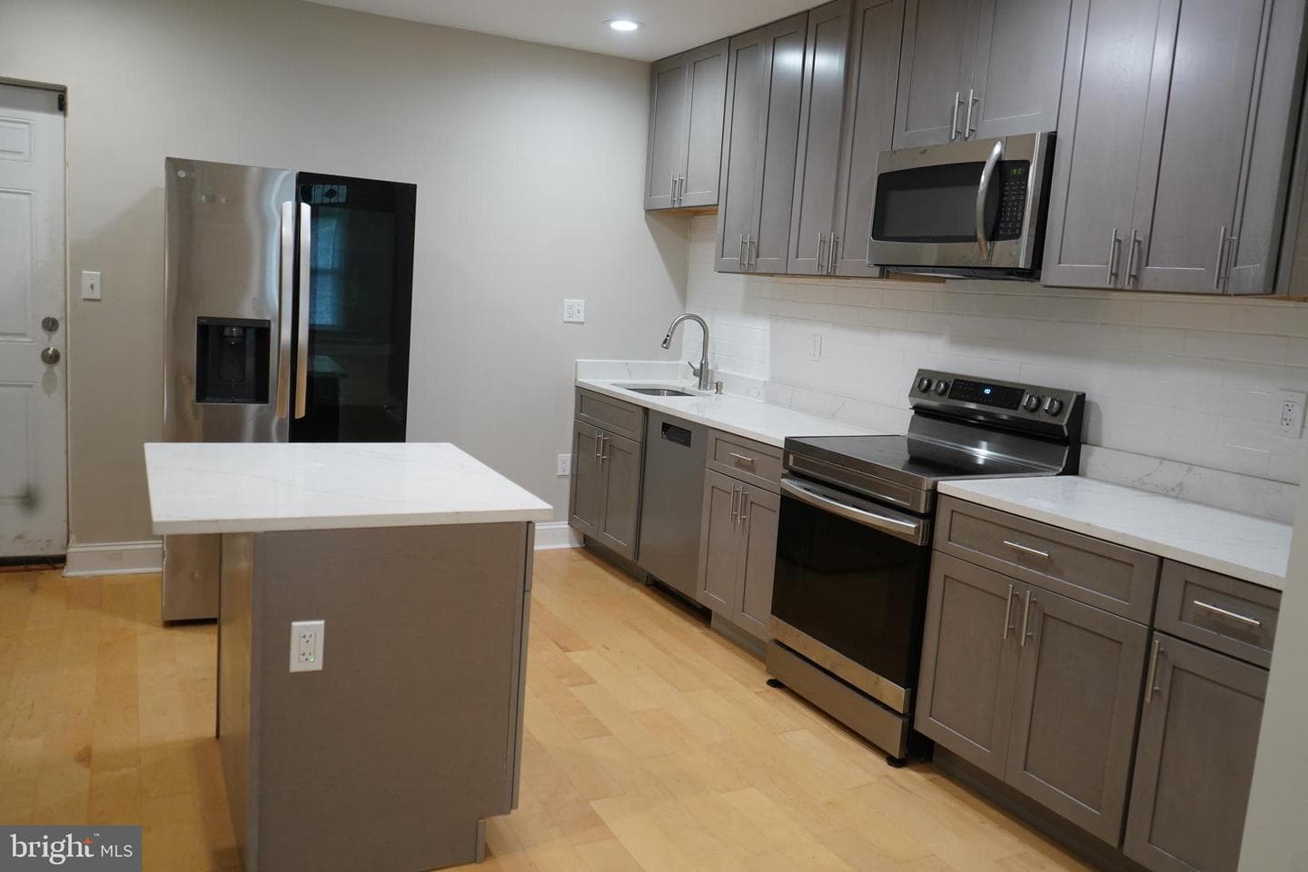 2223 W Lexington Street W photo 8