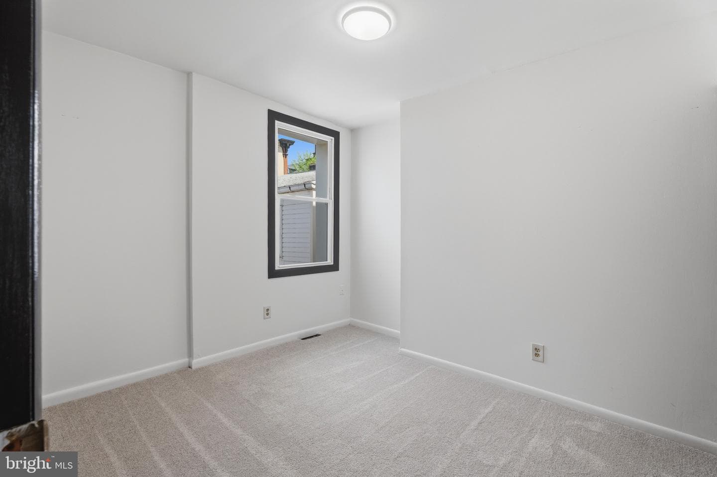 1822 E Lombard Street photo 22