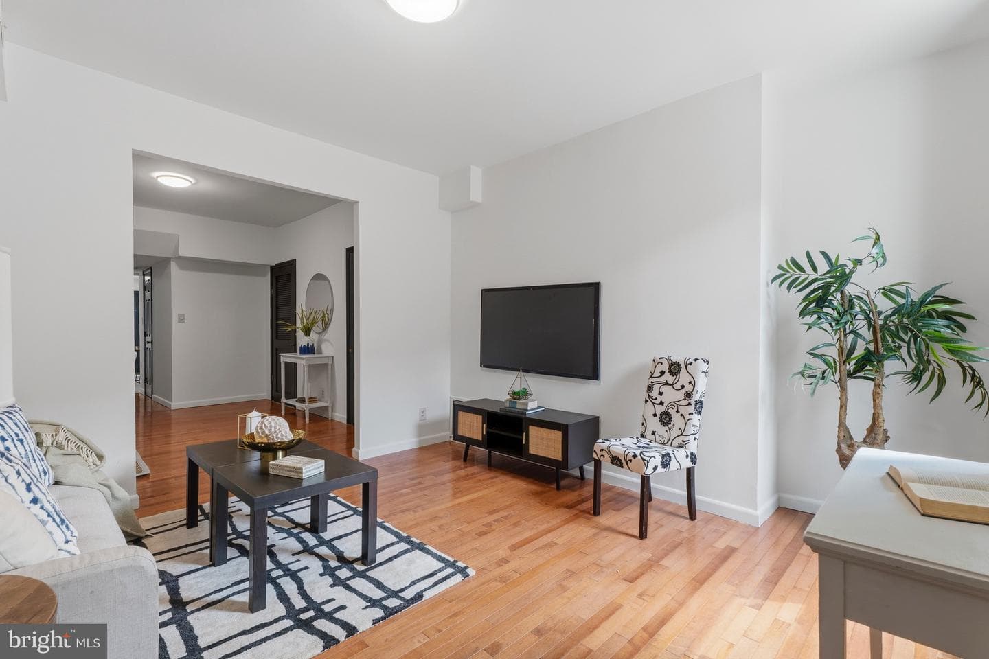 1822 E Lombard Street photo 5