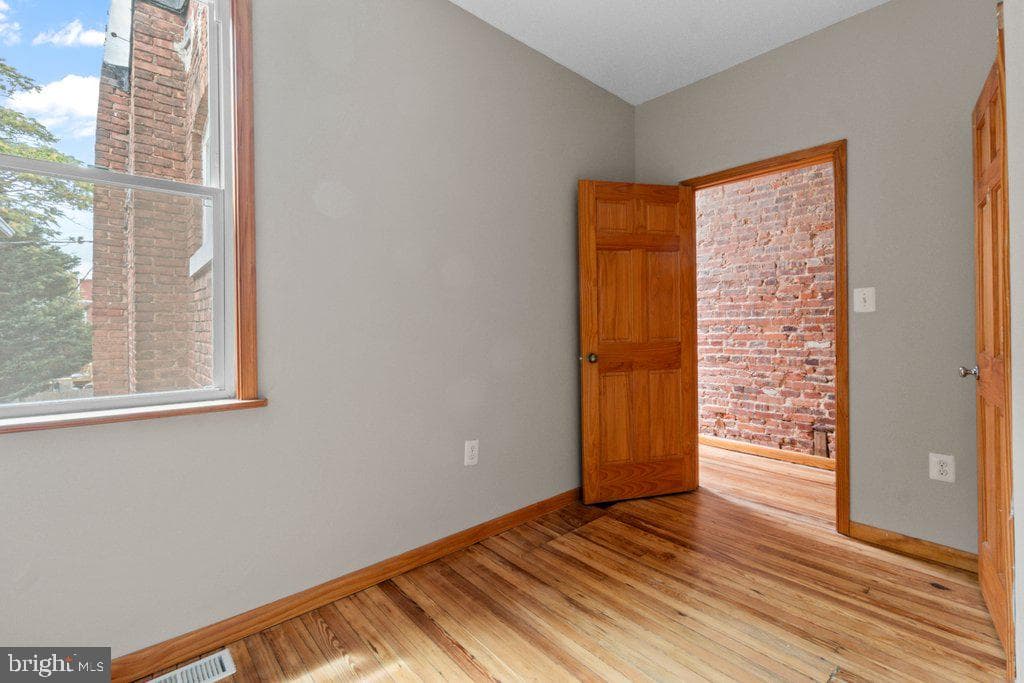 2612 Guilford Avenue photo 19