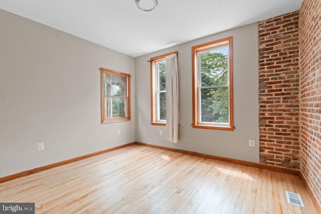 2612 Guilford Avenue photo 20