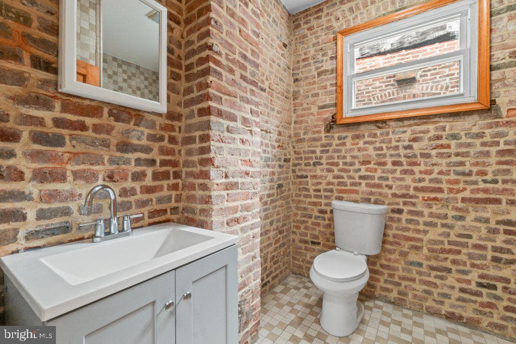 2612 Guilford Avenue photo 26