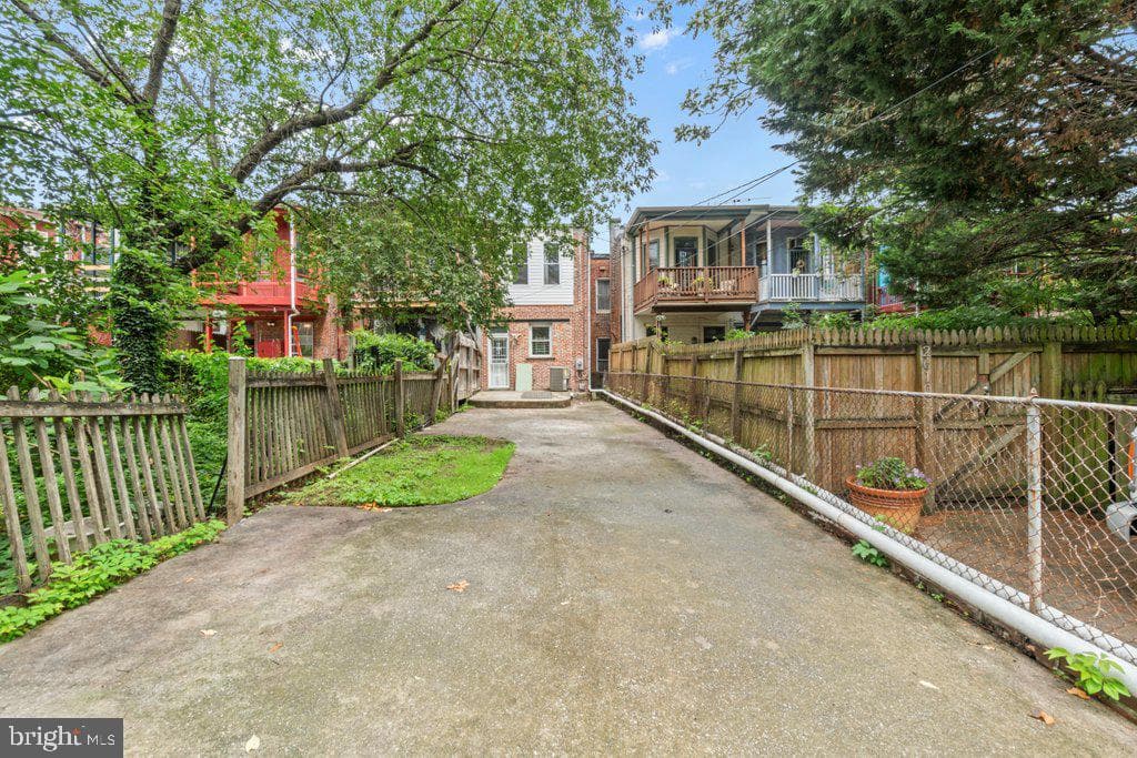 2612 Guilford Avenue photo 29