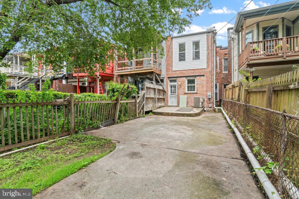 2612 Guilford Avenue photo 30