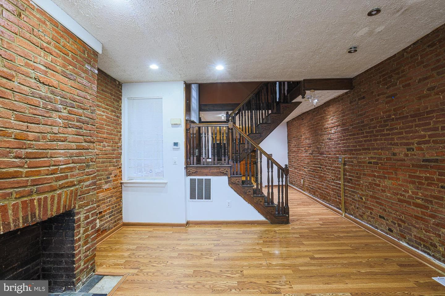 337 Scott Street photo 7