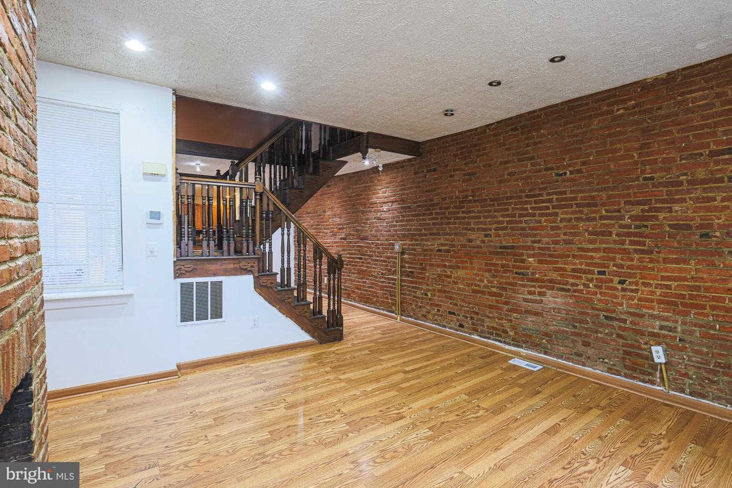 337 Scott Street photo 8