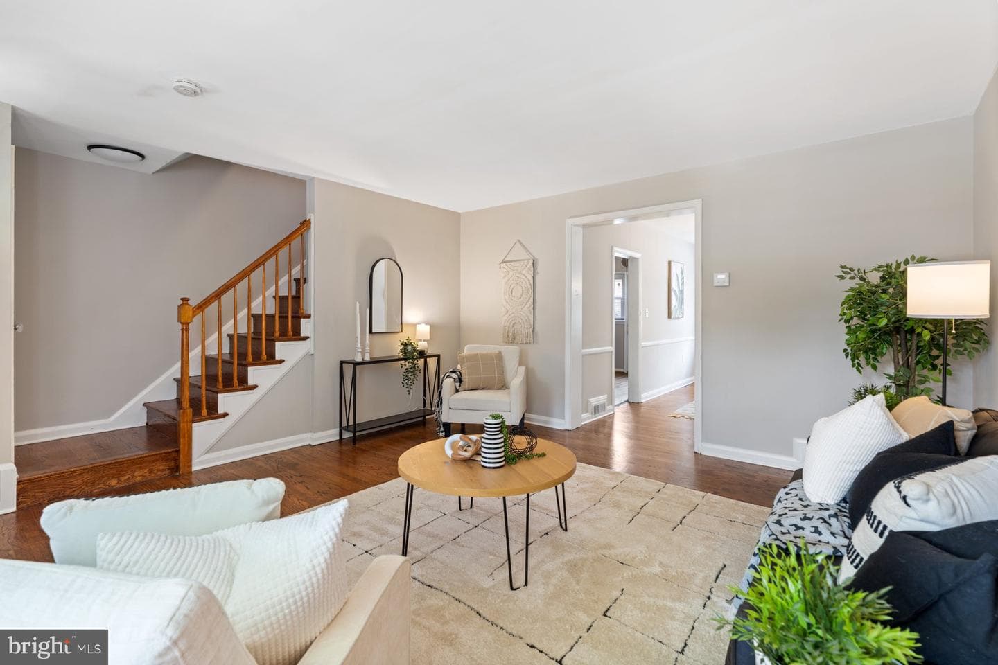1416 Meridene Drive photo 3