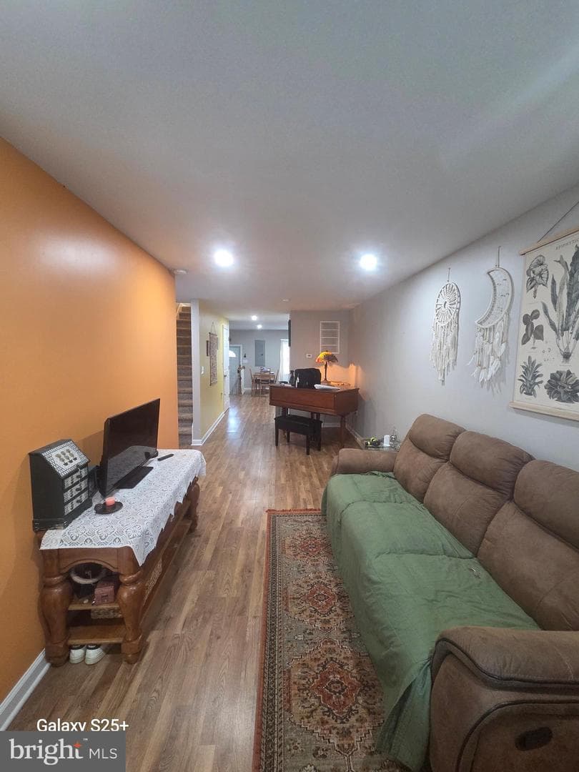 1763 Homestead Street photo 32