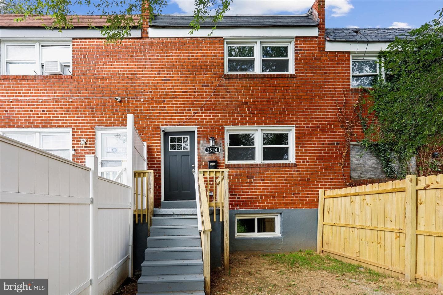 3824 W Bay Avenue W photo 2