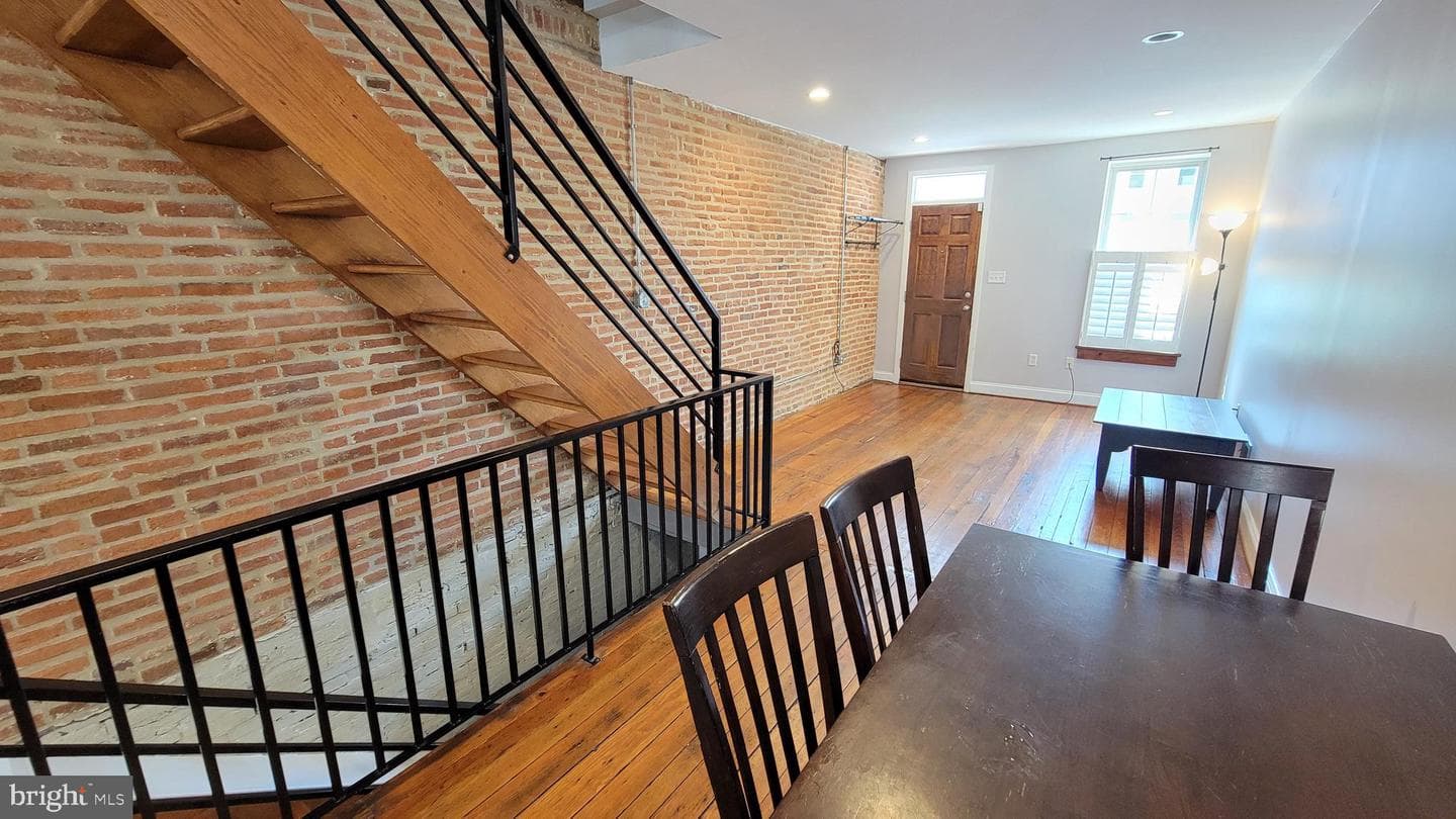 20 E Heath Street photo 12