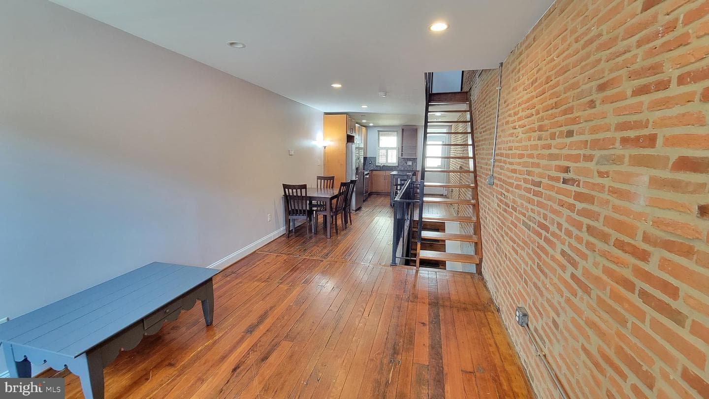 20 E Heath Street photo 13