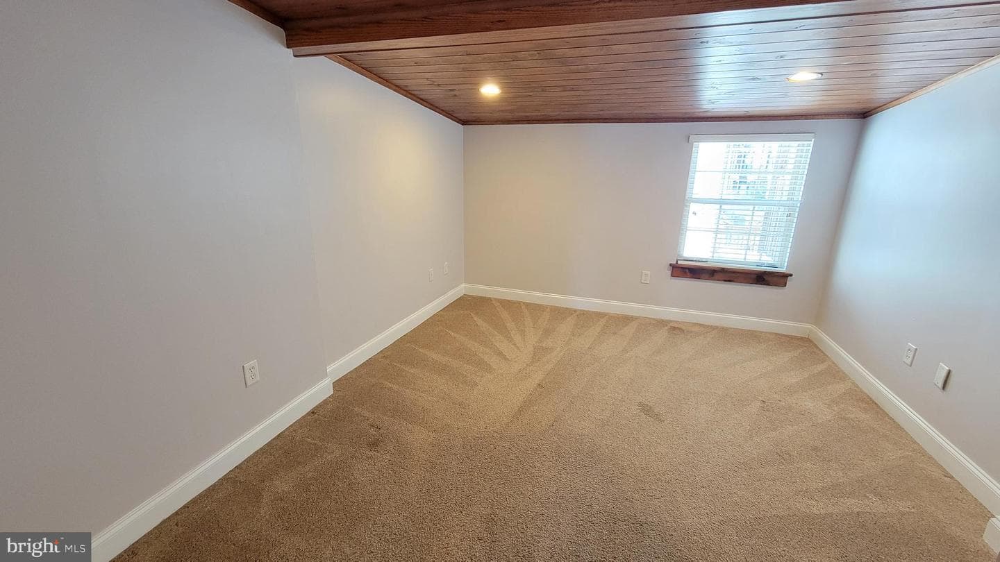 20 E Heath Street photo 14