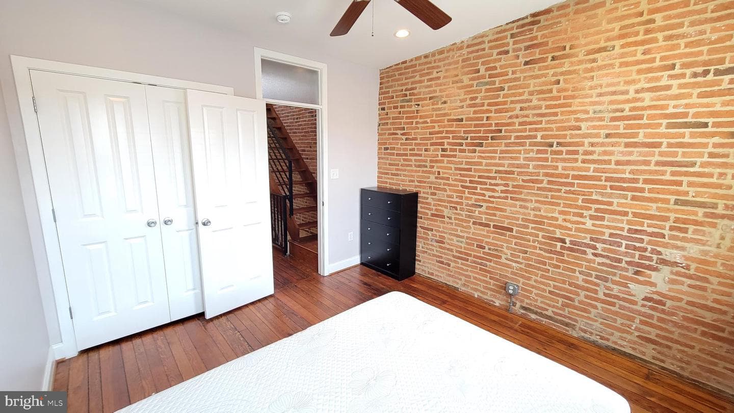 20 E Heath Street photo 22