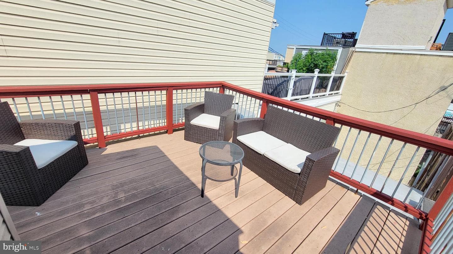 20 E Heath Street photo 34