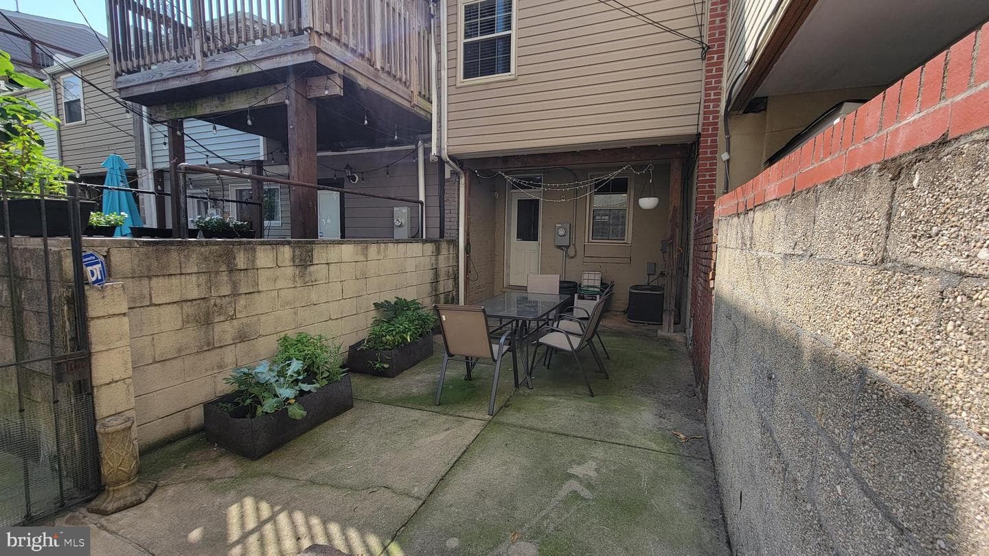 20 E Heath Street photo 36